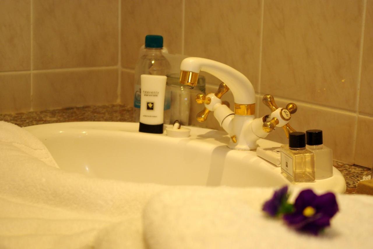 Lyngrove Wines & Guesthouse Стелленбос Экстерьер фото